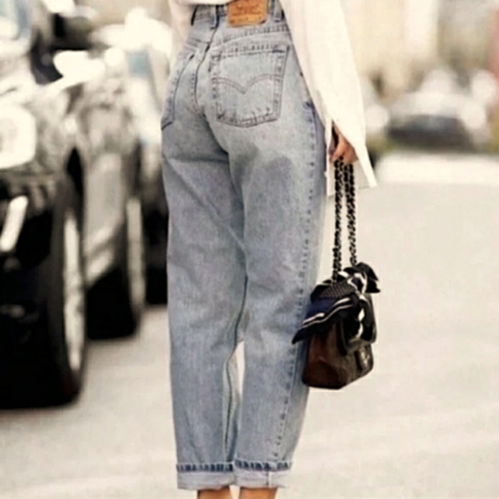 Vintage Levi Strauss Classic Relaxed 550 Medium Light High Rise Mom Jeans